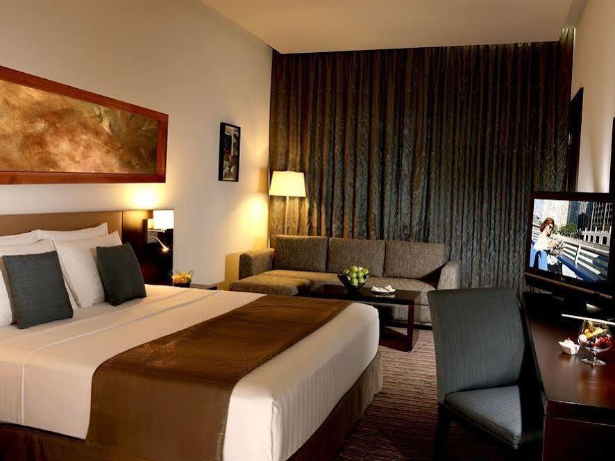 Safir Hotel Doha Exterior foto